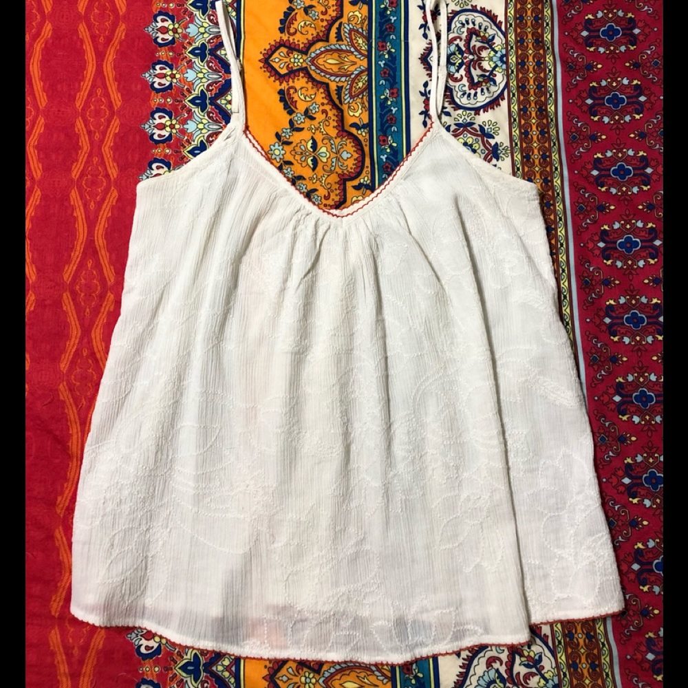 Billabong women’s adjustable strap shirt. EUC! Material is gauzy, see last pic!